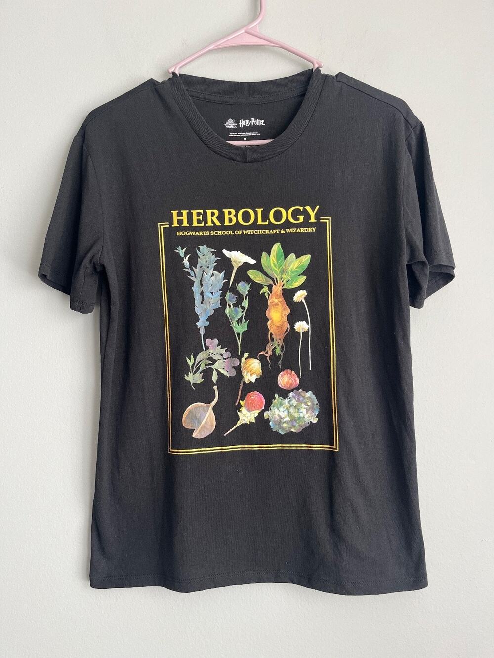 Harry Potter Hogwarts Herbology Graphic T-Shirt Black Mandrake Size M Whimsigoth